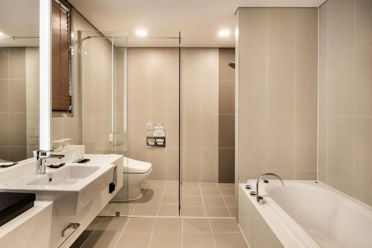 Golden Tulip Incheon Airport Hotel 4*,